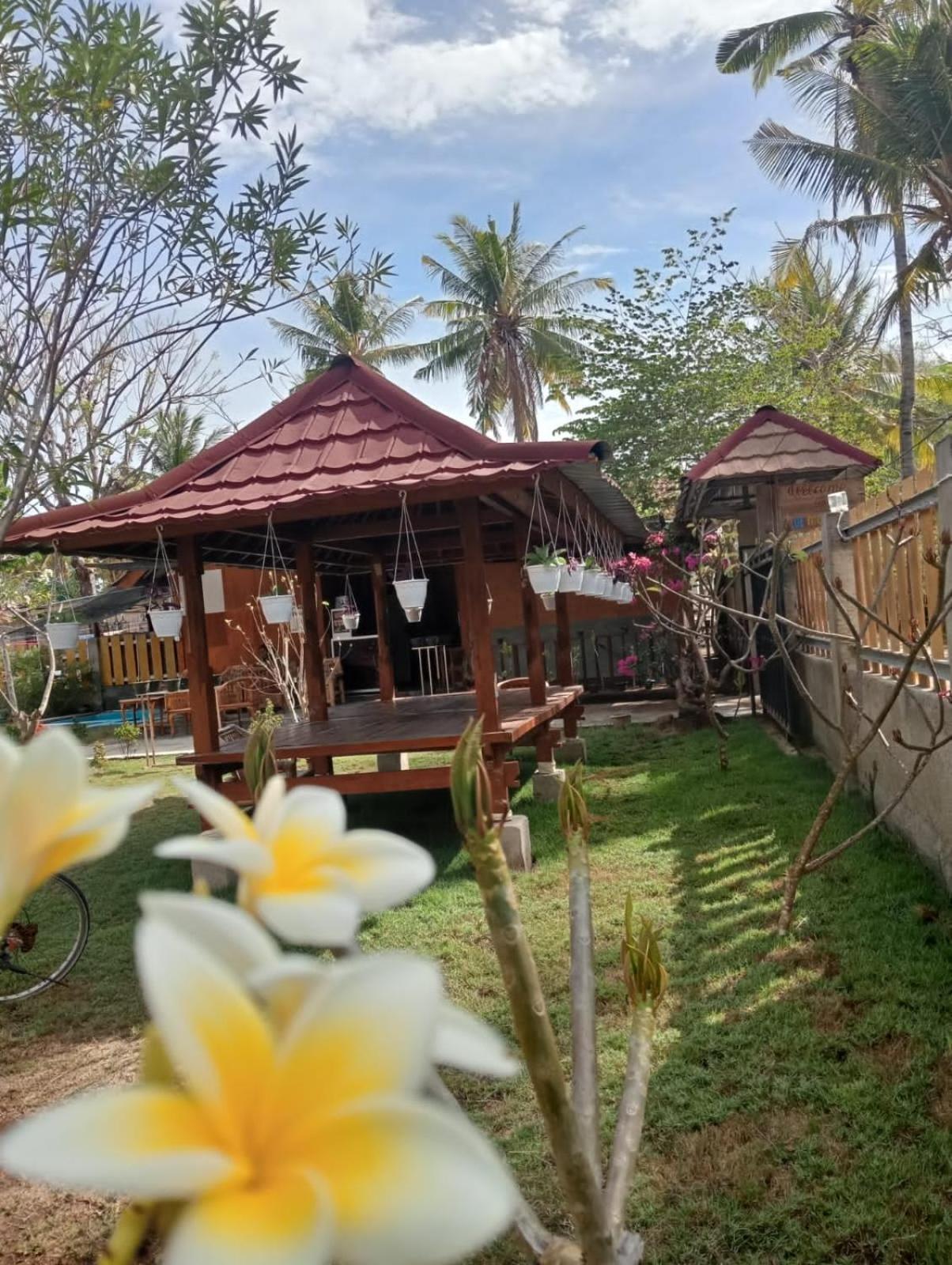 Blue Moon Meno Hotel Gili Meno Ngoại thất bức ảnh