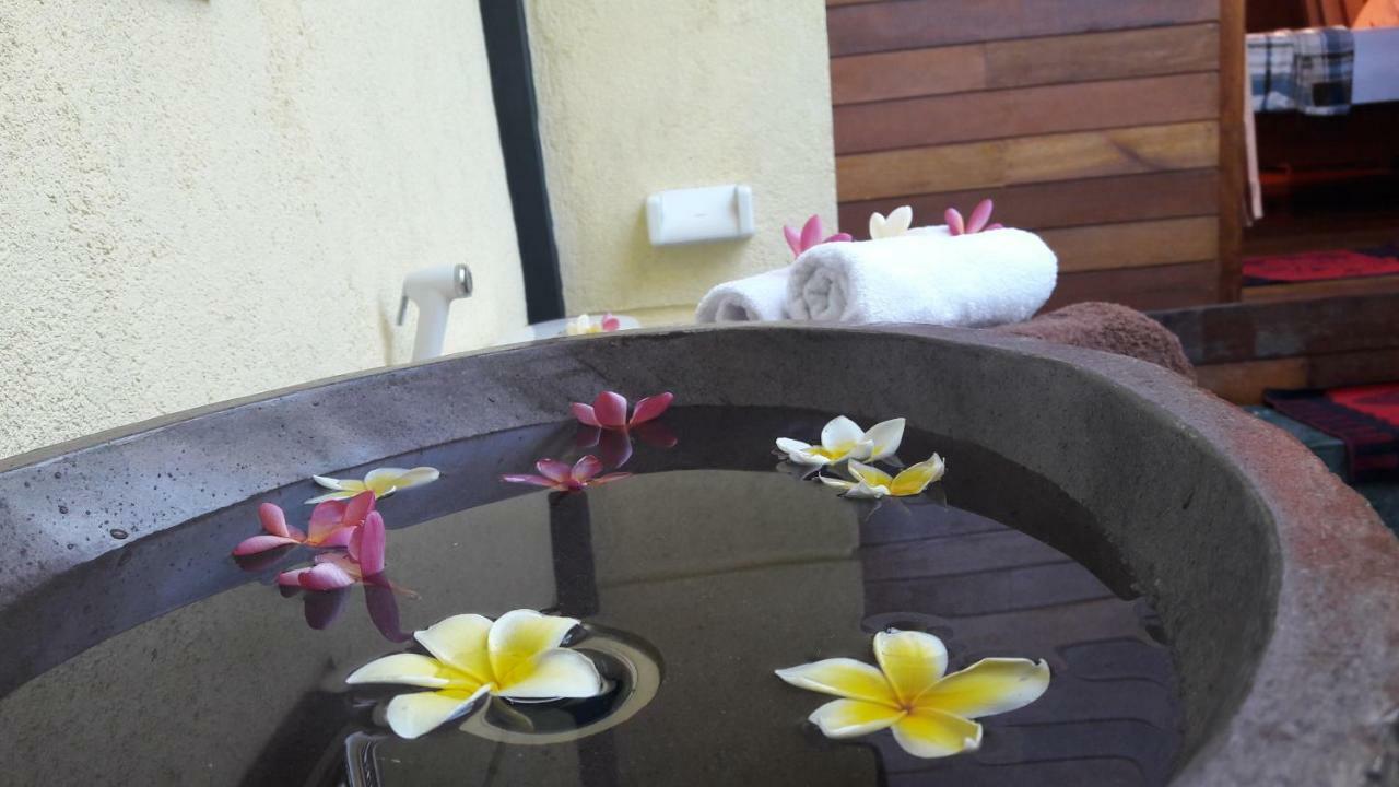 Blue Moon Meno Hotel Gili Meno Ngoại thất bức ảnh
